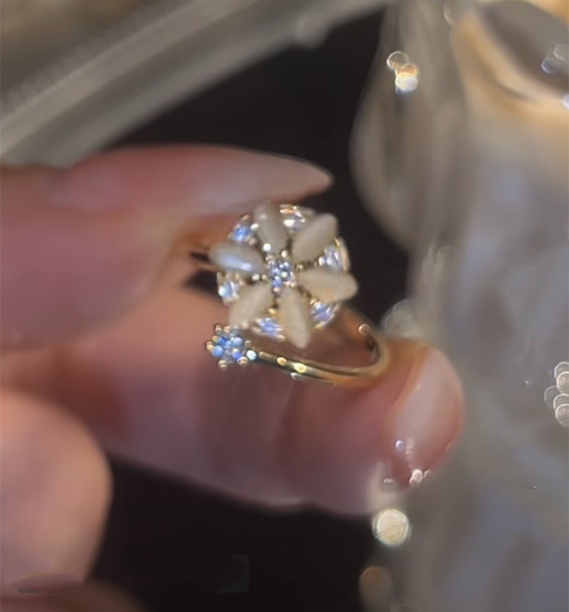 Ladies Fashion Opal Spinning Flower Ring