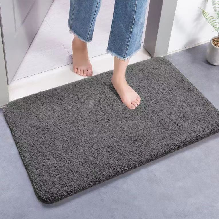 Water Absorbing And Dirt Resistant Floor Mat